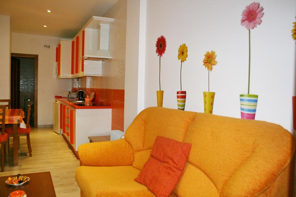 Apartamentos Turisticos Mirayuste Guadalupe  Room photo