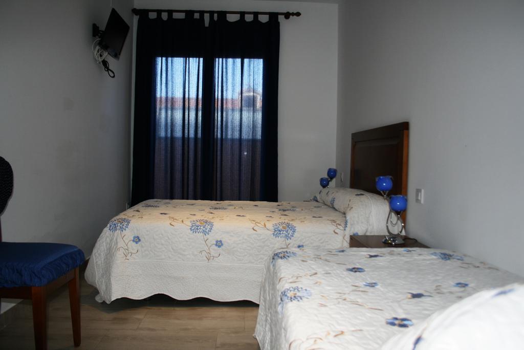Apartamentos Turisticos Mirayuste Guadalupe  Room photo
