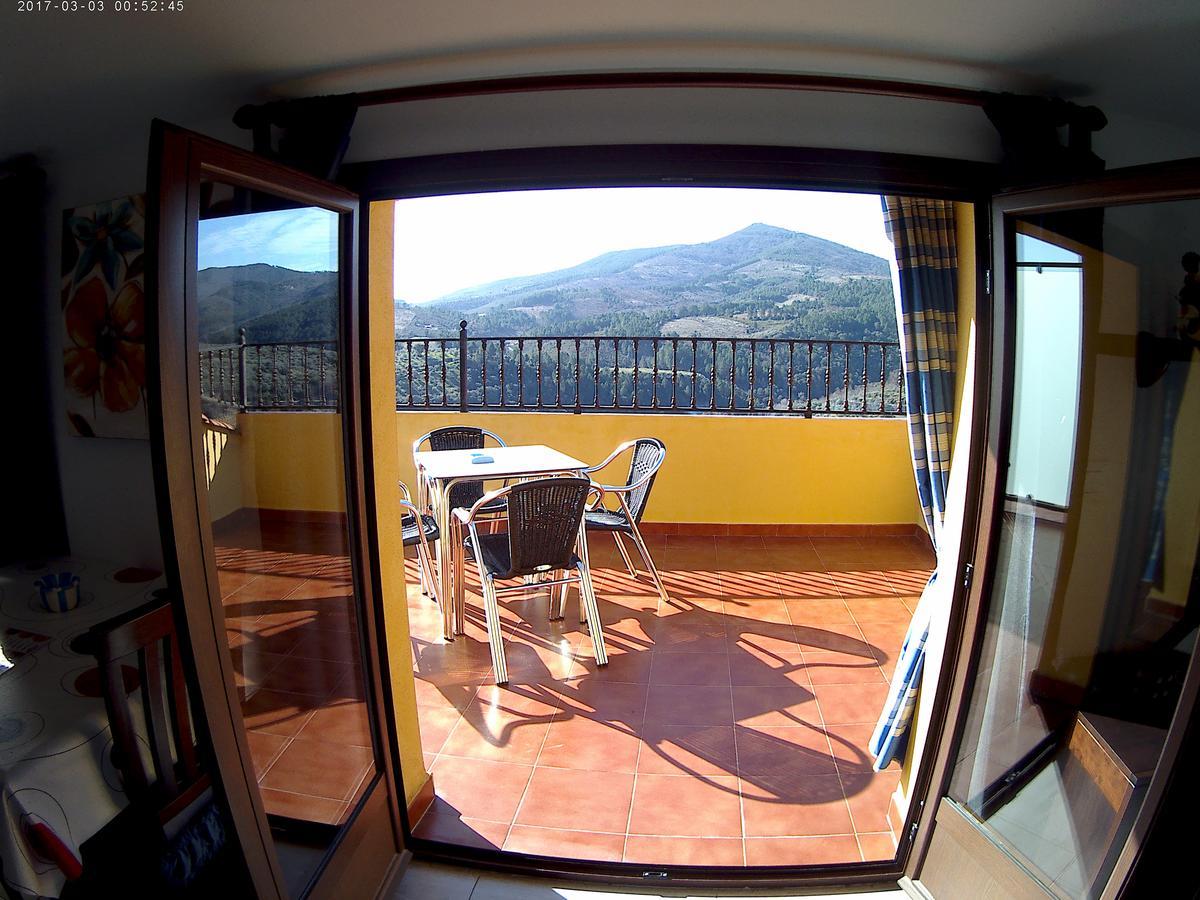 Apartamentos Turisticos Mirayuste Guadalupe  Exterior photo